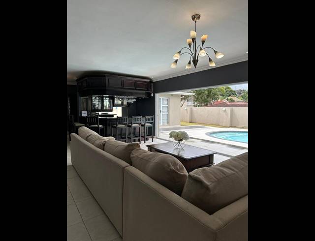 6 BEDROOM HOUSE FOR SALE IN ESCOMBE